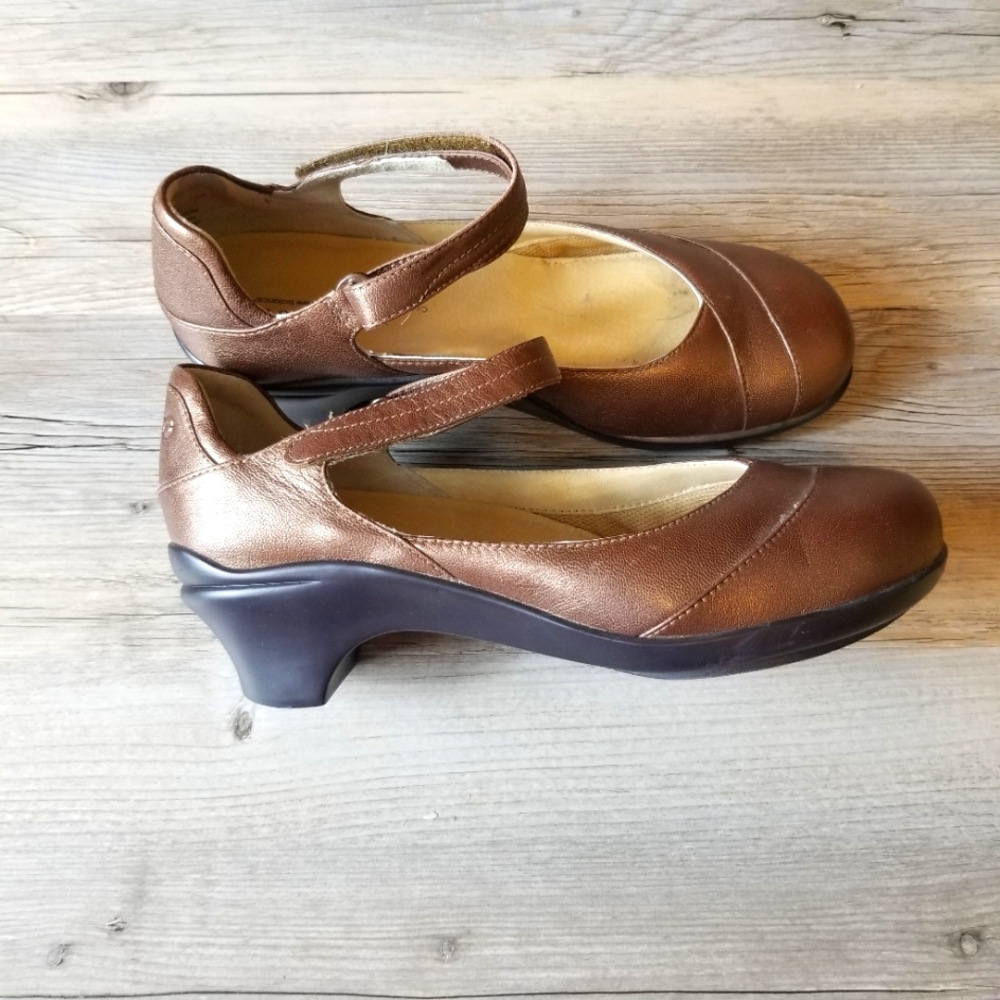 Aravon  Mary Jane Leather Loafers